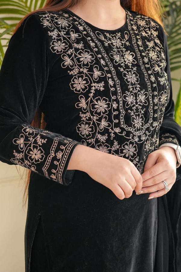 Trending Black Velvet Suit With Georgette Dupatta