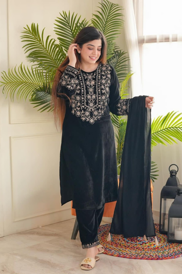 Trending Black Velvet Suit With Georgette Dupatta